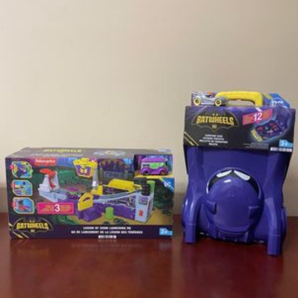 Fisher-Price DC Batwheels The Batmobile Carrying Case and Playset with Car Ramp